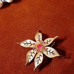 Vintage Sarah Coventry Pink Christmas pin